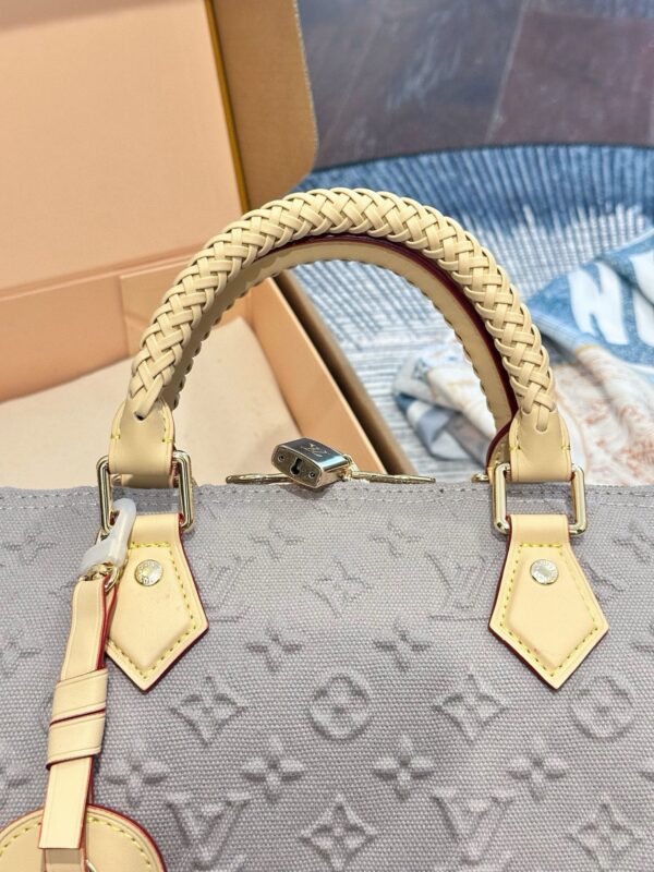 Daily Street Style LV Handbag LV266161 QA