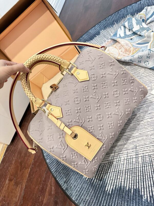 Daily Street Style LV Handbag LV266161 QA