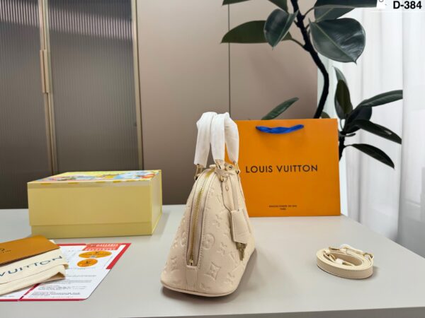 Daily Street Style LV Handbag LV26722 QA