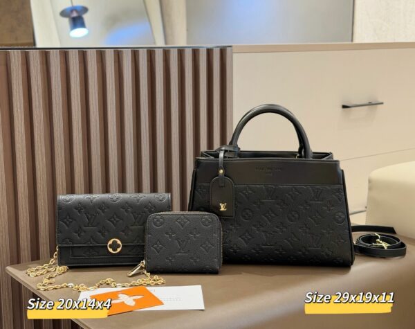 LV Avenue PM Handbag C2301350