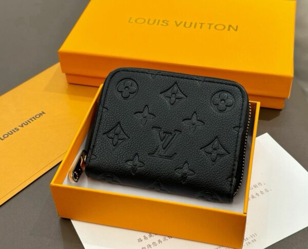 LV Avenue PM Handbag C2301350