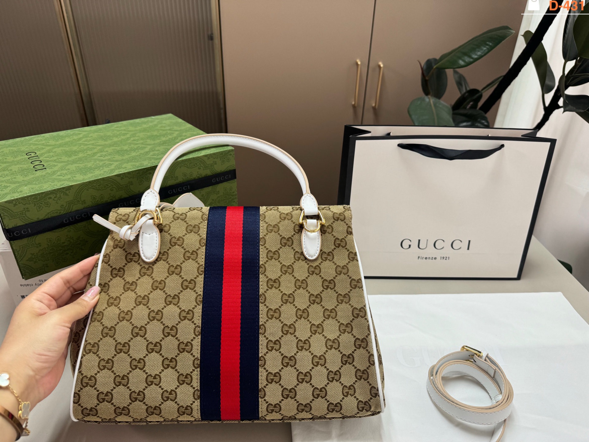 Luxe Style Fashion GG Handbag GG26721 Luxe Style Fashion GG Handbag GG26721