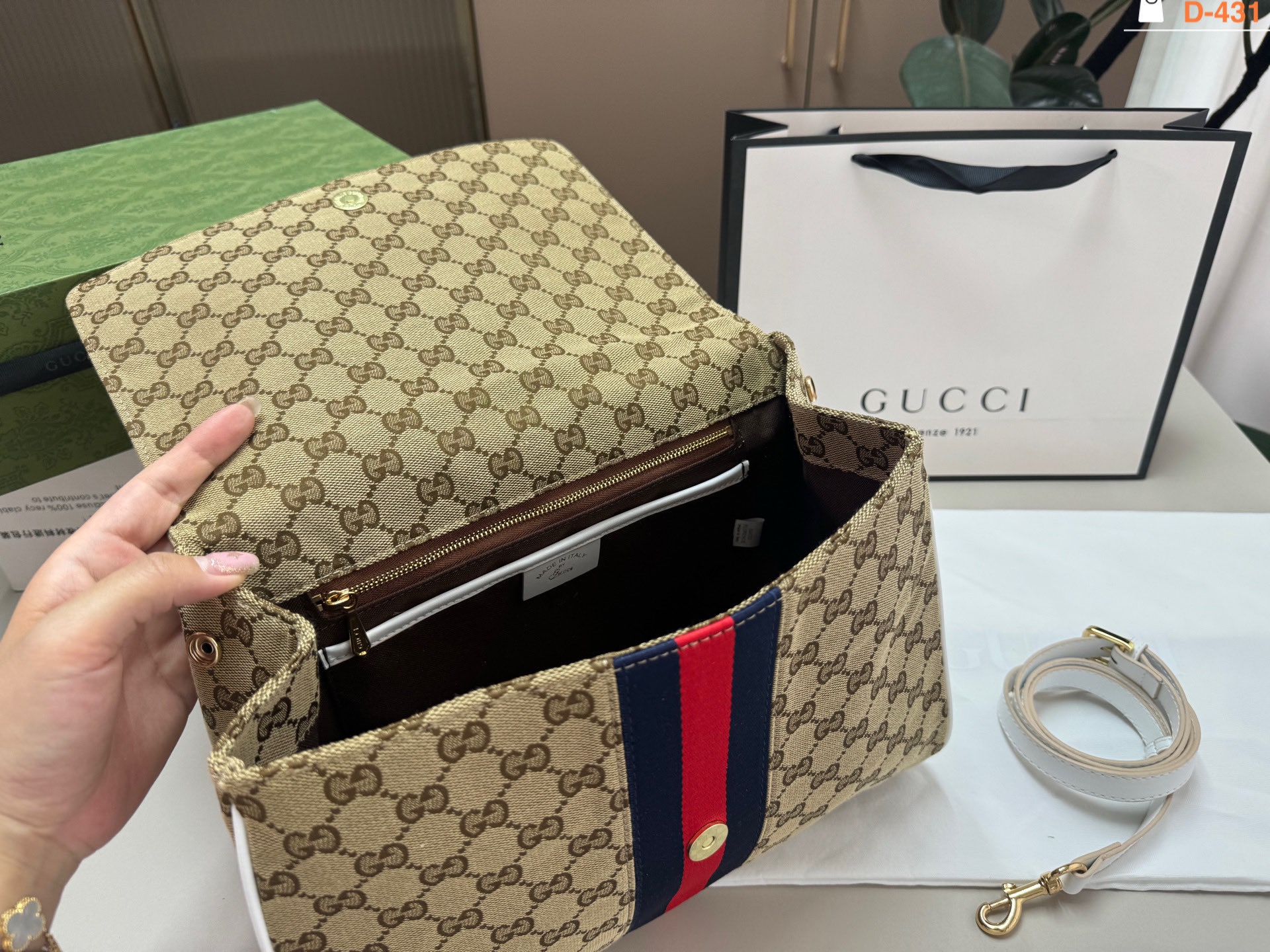 Luxe Style Fashion GG Handbag GG26721 Luxe Style Fashion GG Handbag GG26721