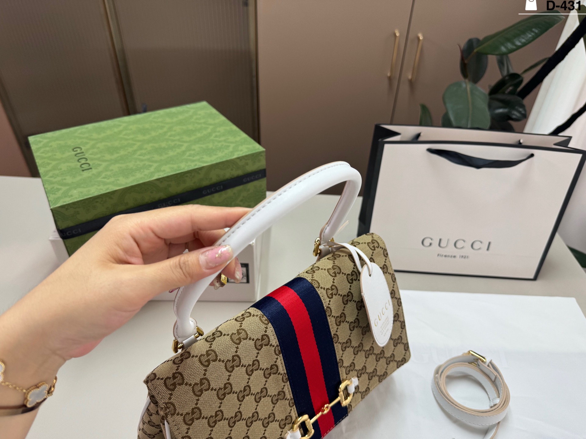 Luxe Style Fashion GG Handbag GG26721 Luxe Style Fashion GG Handbag GG26721
