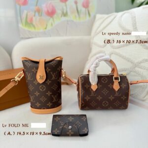 LV Fold Me Pouch Bag C2301450