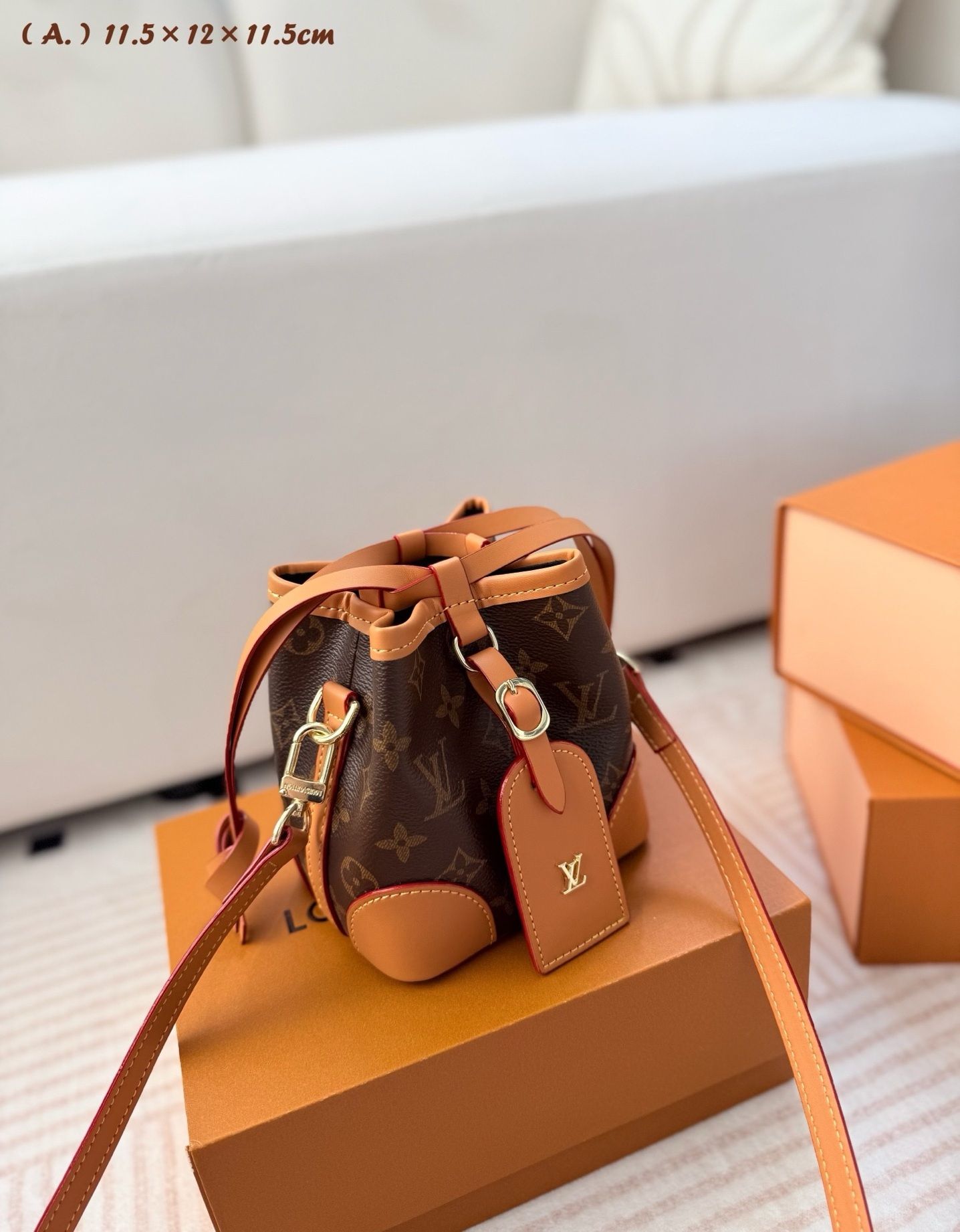 LV Slouchy Handbag C2301450 LV Slouchy Handbag C2301450