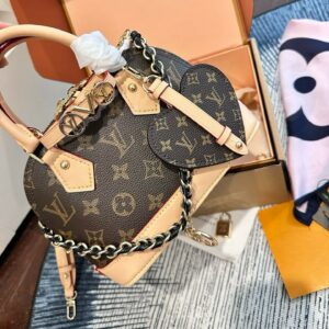 LV Alma Handbag C2301350