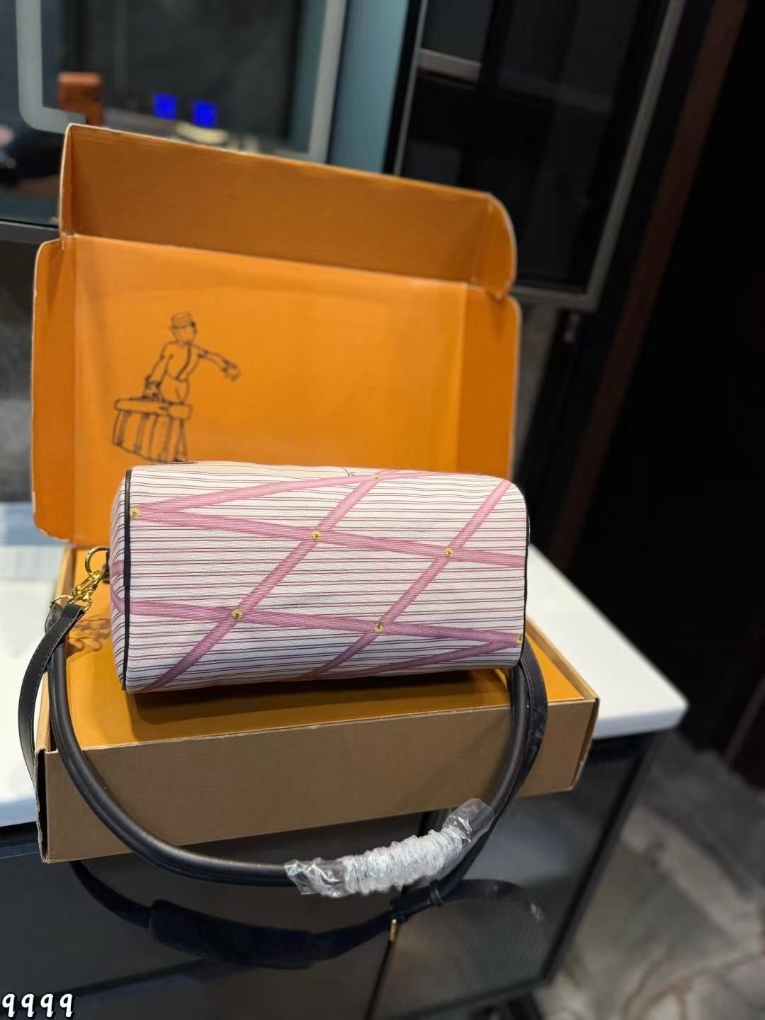 LV Speedy Bandoulière 30 Pink Trunk Print Bag LV Speedy Bandoulière 30 Pink Trunk Print Bag