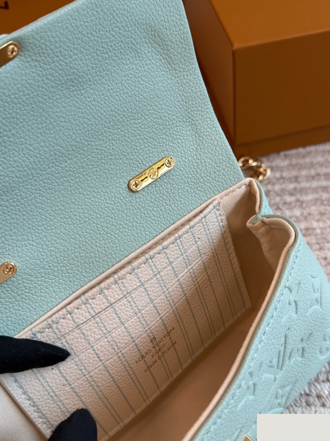 Daily Street Style LV Handbag LV267163 QA Daily Street Style LV Handbag LV267163 QA