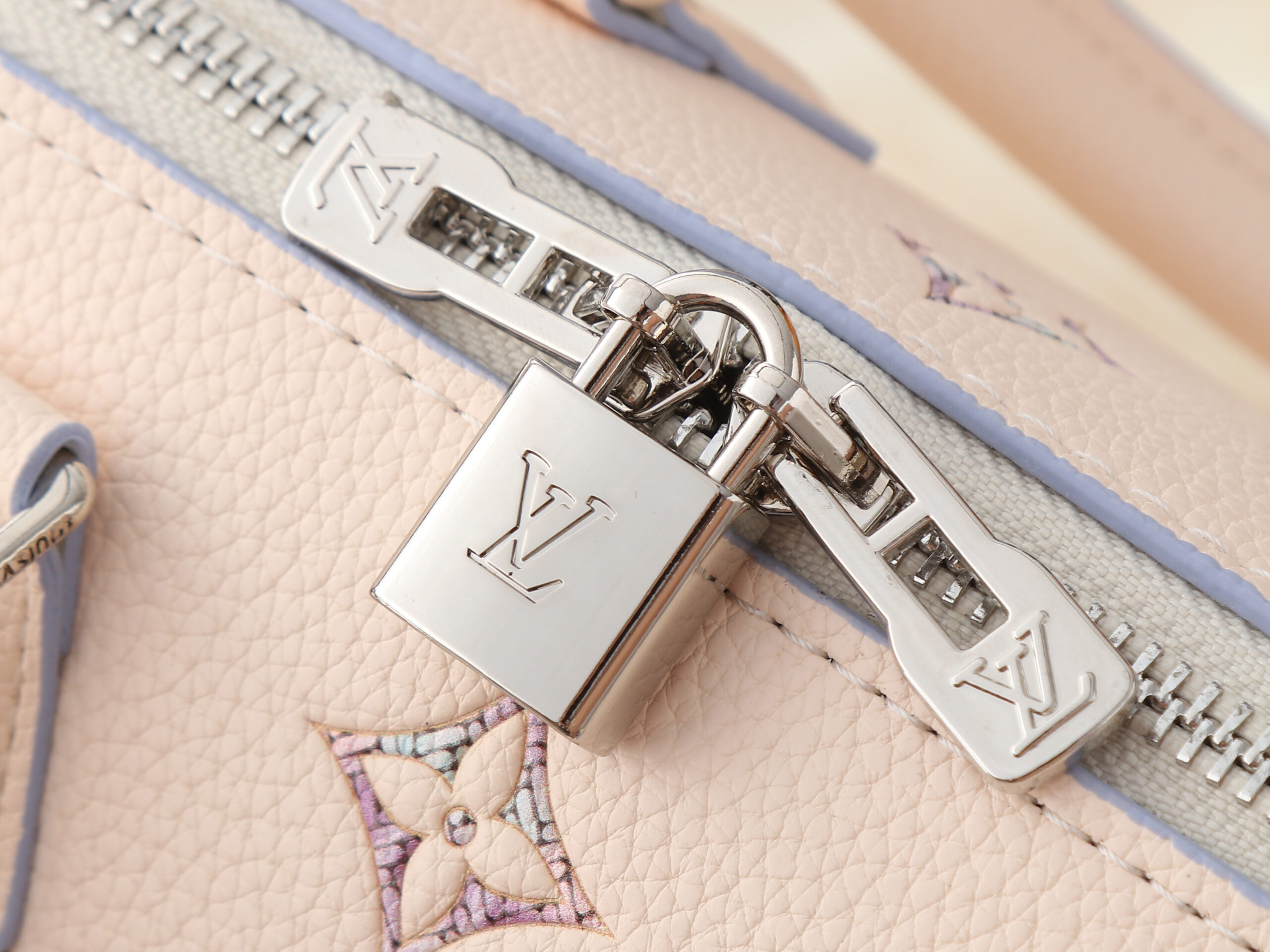 LV High Summer Speedy Bandoulière 20 M2A099-M12713 LV High Summer Speedy Bandoulière 20 M2A099-M12713