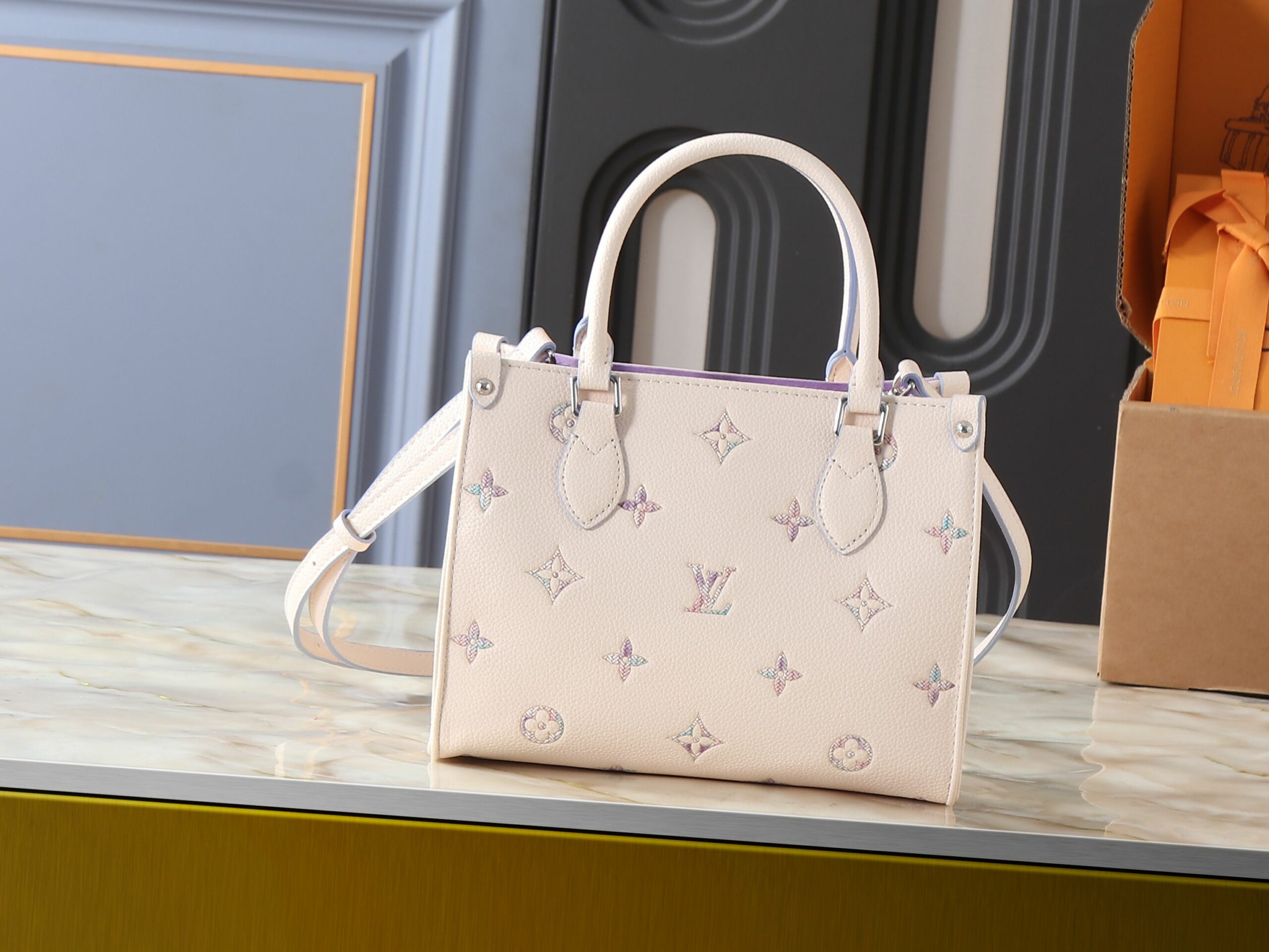 LV OnTheGo PM Handbag M29976-M45659-M44571 BC LV OnTheGo PM Handbag M29976-M45659-M44571 BC