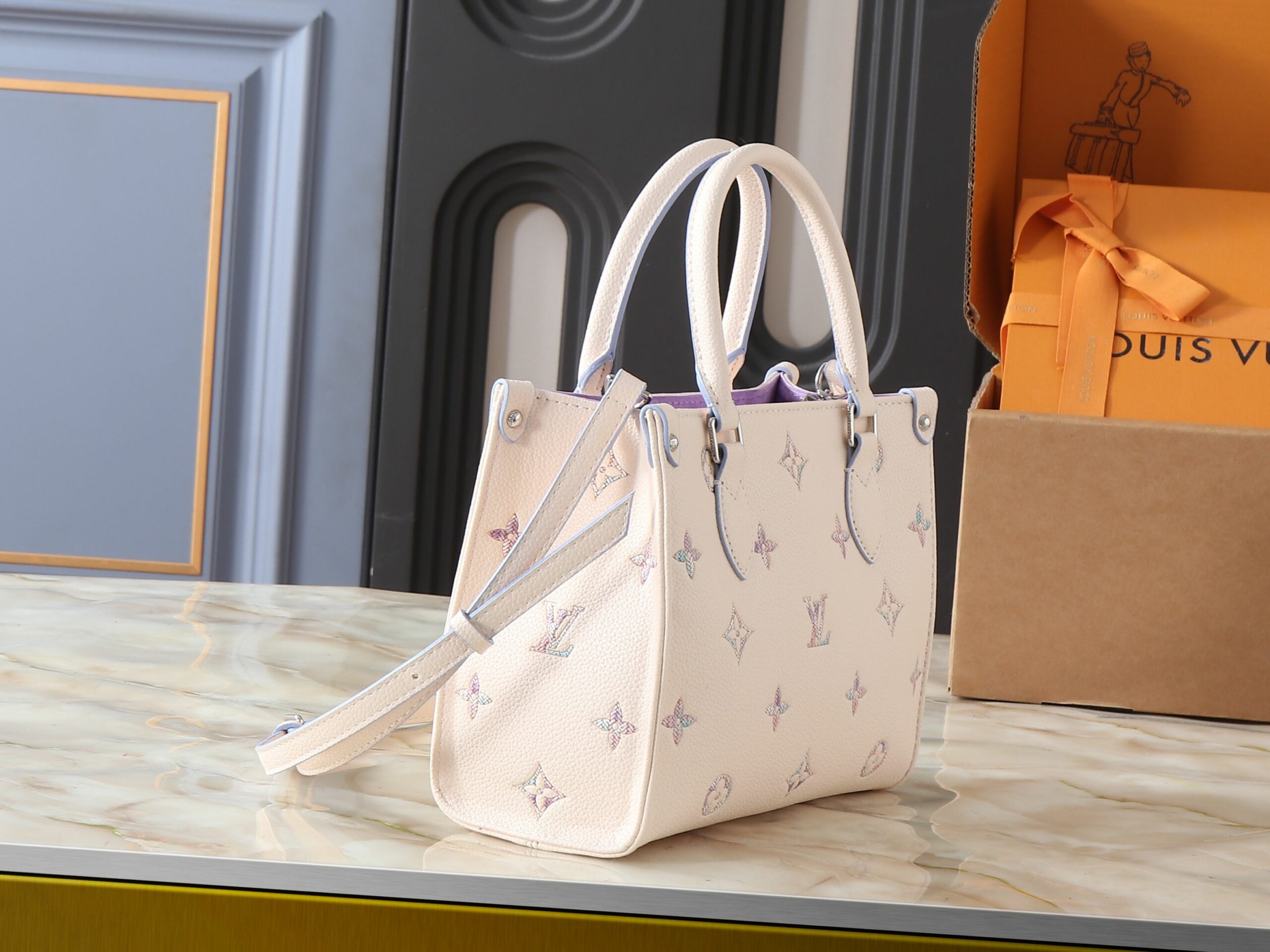 LV OnTheGo PM Handbag M29976-M45659-M44571 BC LV OnTheGo PM Handbag M29976-M45659-M44571 BC