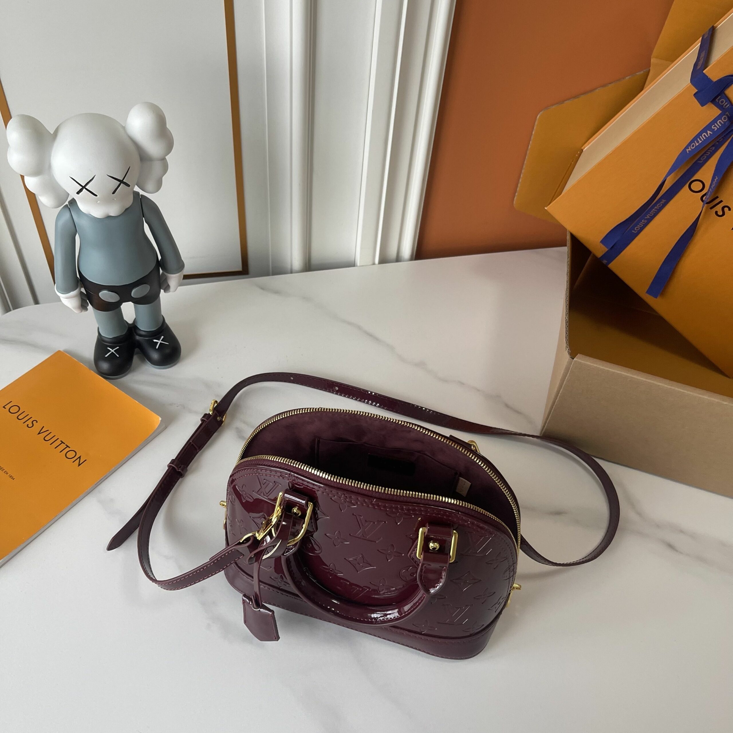 LV Alma BB Handbag Amethyste Monogram Vernis Patent Leather M28902-M29125-071 BC LV Alma BB Handbag Amethyste Monogram Vernis Patent Leather M28902-M29125-071 BC