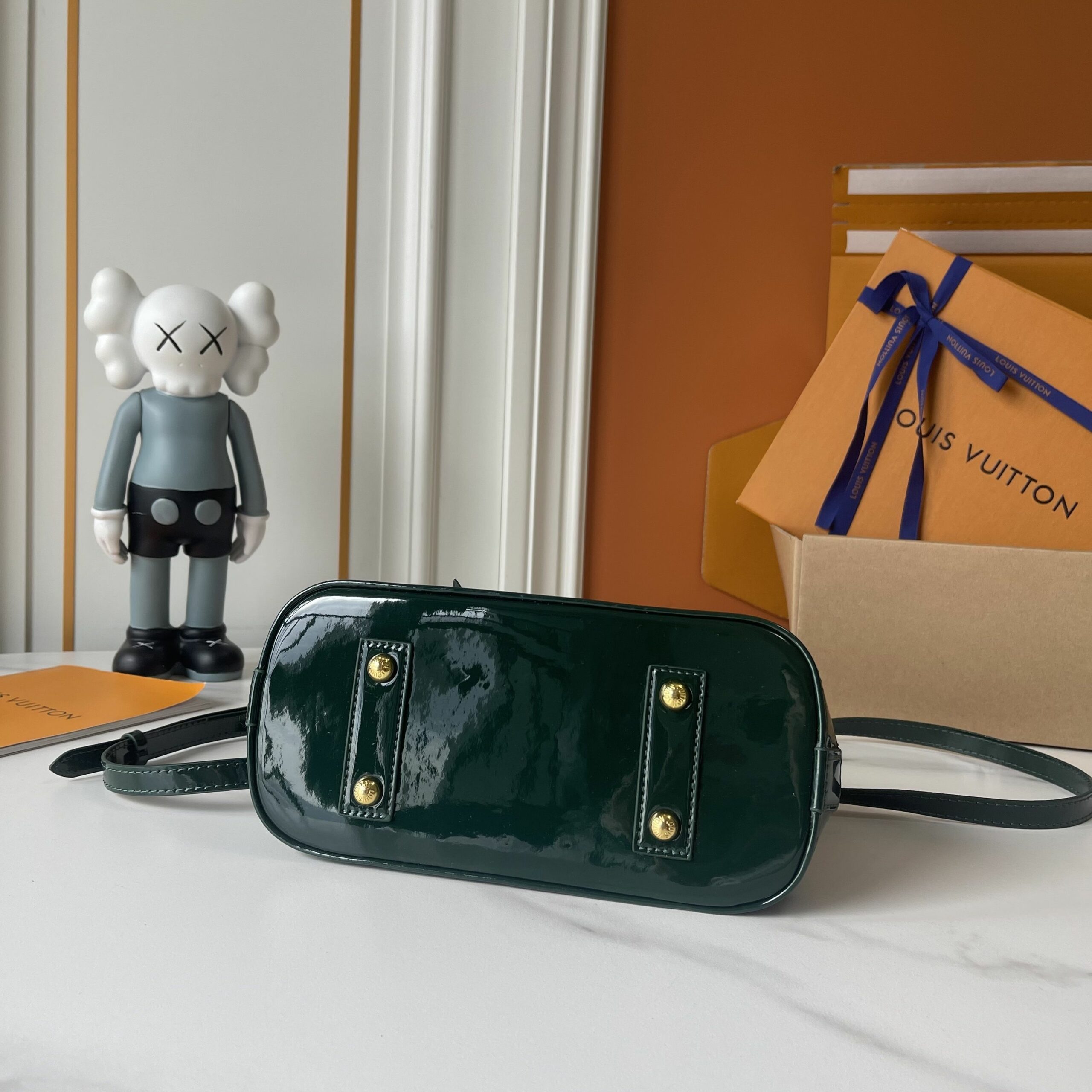 LV Alma BB Handbag Amethyste Monogram Vernis Patent Leather M28902-M29125-071 BC LV Alma BB Handbag Amethyste Monogram Vernis Patent Leather M28902-M29125-071 BC