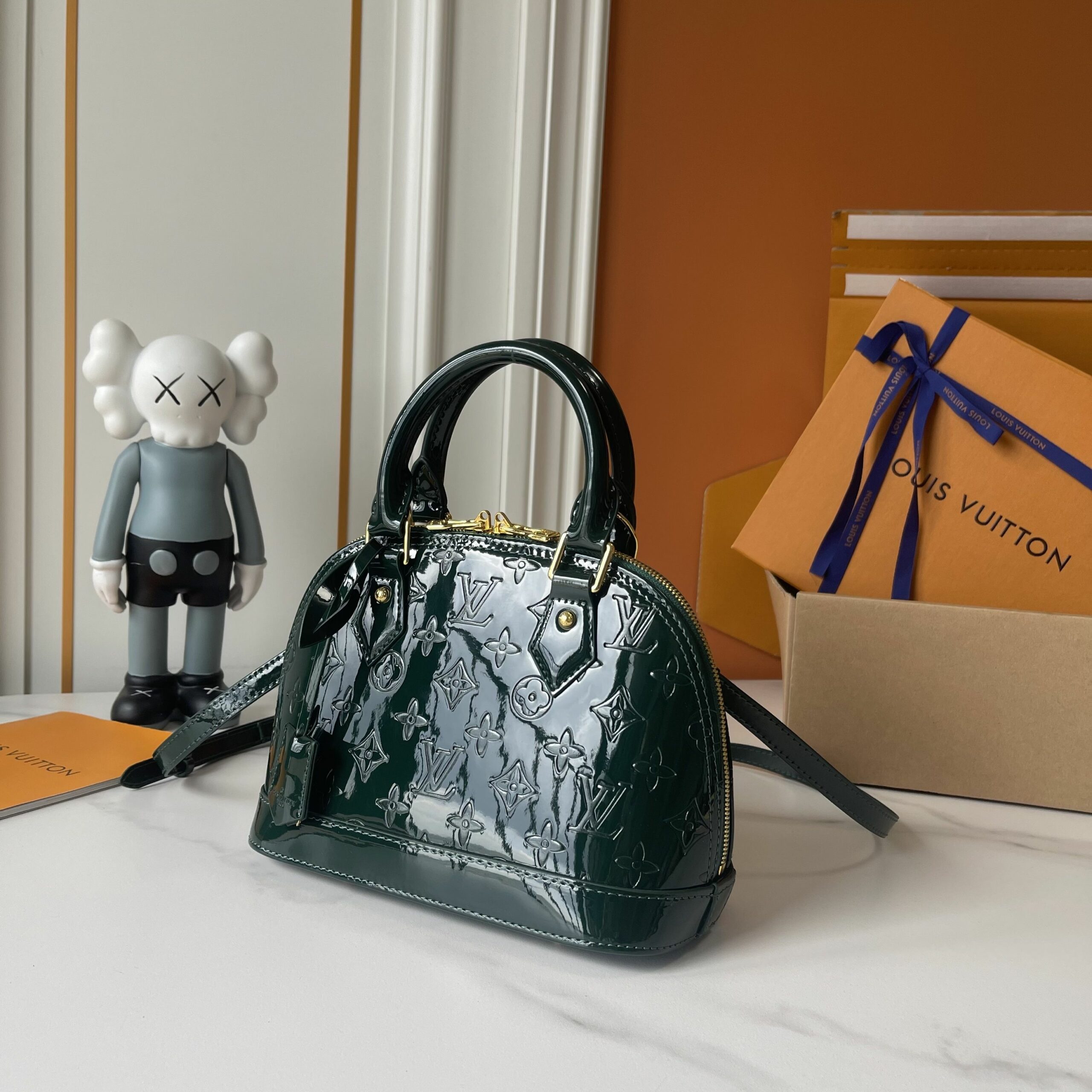 LV Alma BB Handbag Amethyste Monogram Vernis Patent Leather M28902-M29125-071 BC LV Alma BB Handbag Amethyste Monogram Vernis Patent Leather M28902-M29125-071 BC
