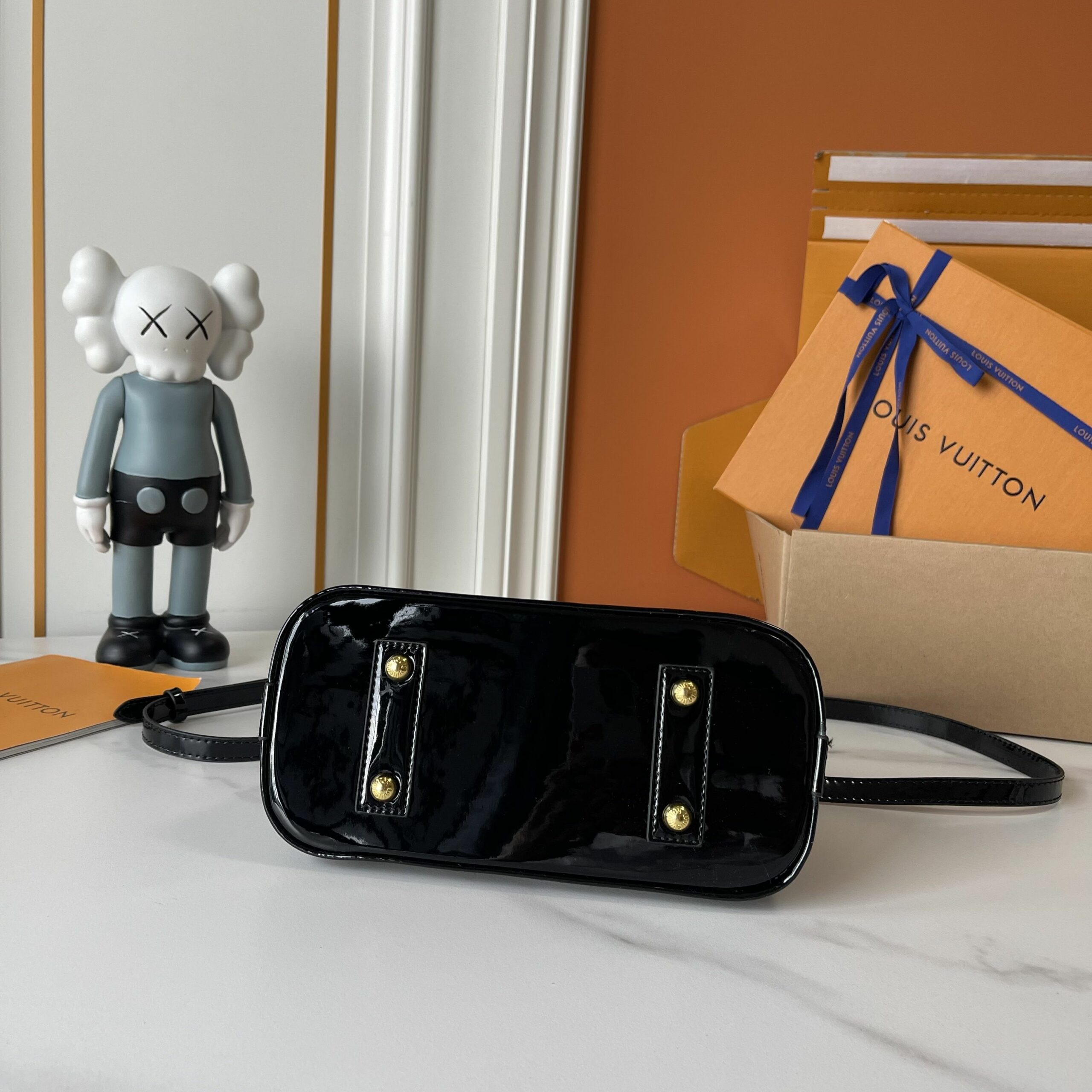 LV Alma BB Handbag Amethyste Monogram Vernis Patent Leather M28902-M29125-071 BC LV Alma BB Handbag Amethyste Monogram Vernis Patent Leather M28902-M29125-071 BC