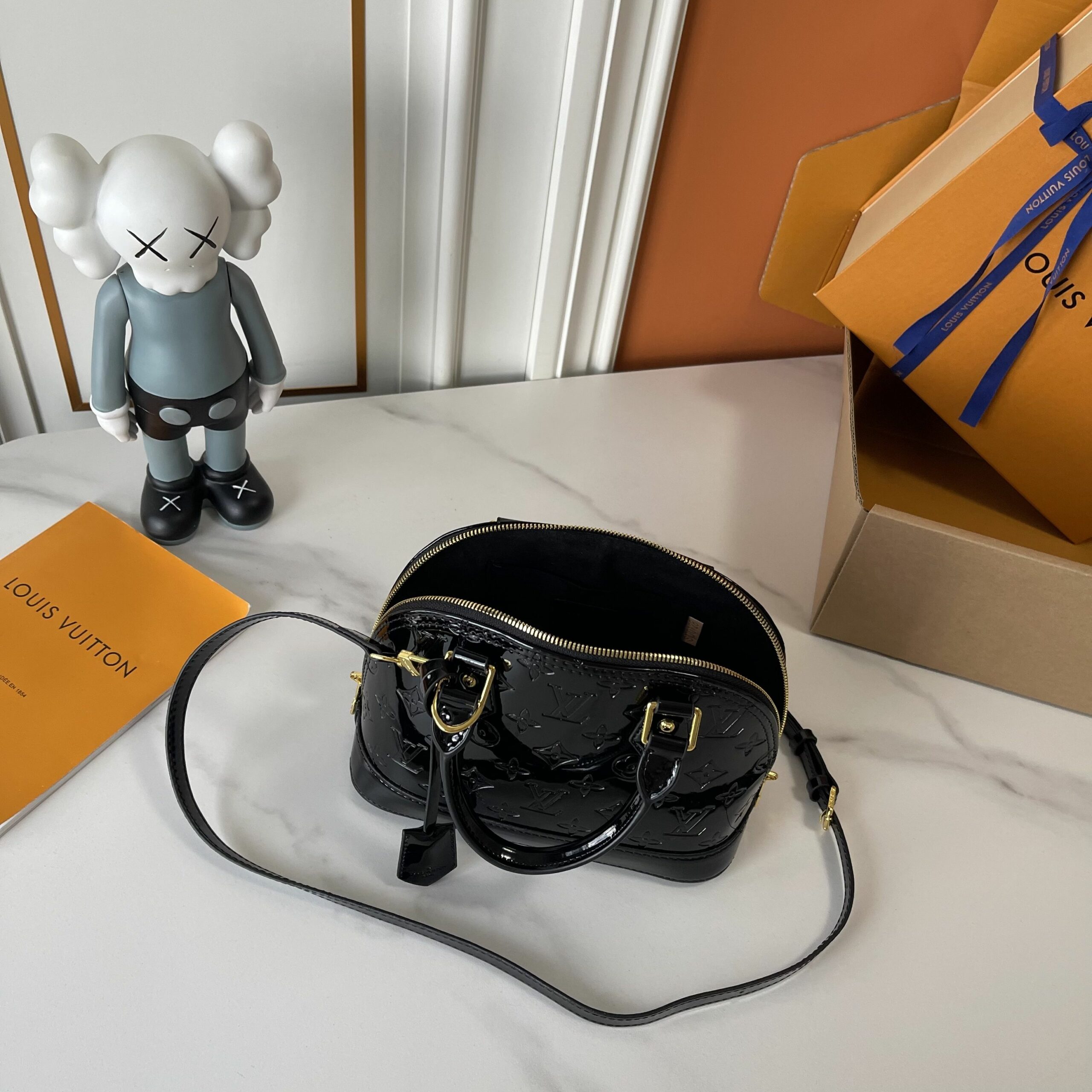 LV Alma BB Handbag Amethyste Monogram Vernis Patent Leather M28902-M29125-071 BC LV Alma BB Handbag Amethyste Monogram Vernis Patent Leather M28902-M29125-071 BC