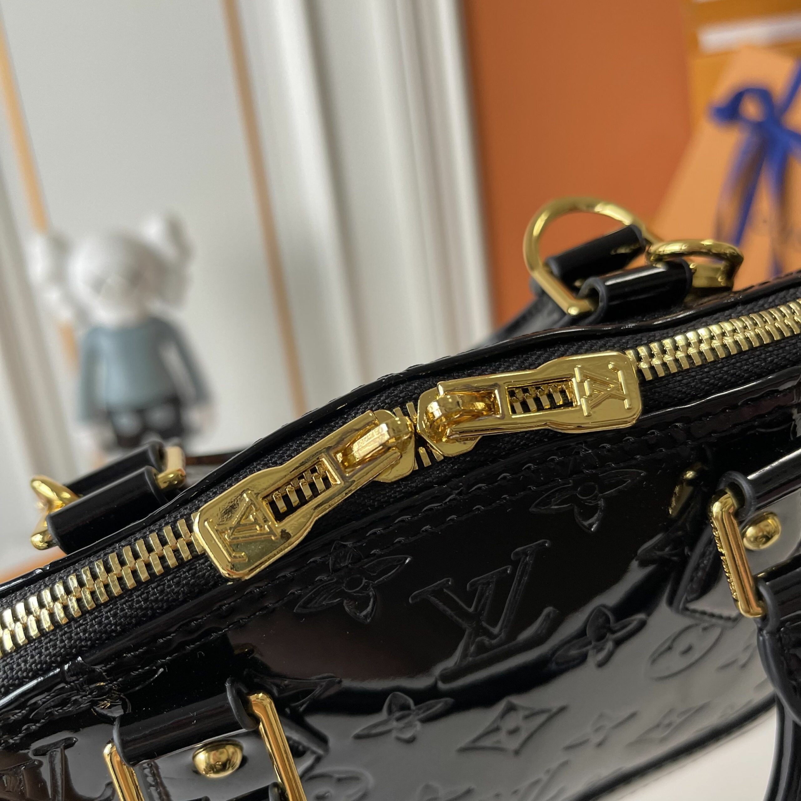 LV Alma BB Handbag Amethyste Monogram Vernis Patent Leather M28902-M29125-071 BC LV Alma BB Handbag Amethyste Monogram Vernis Patent Leather M28902-M29125-071 BC