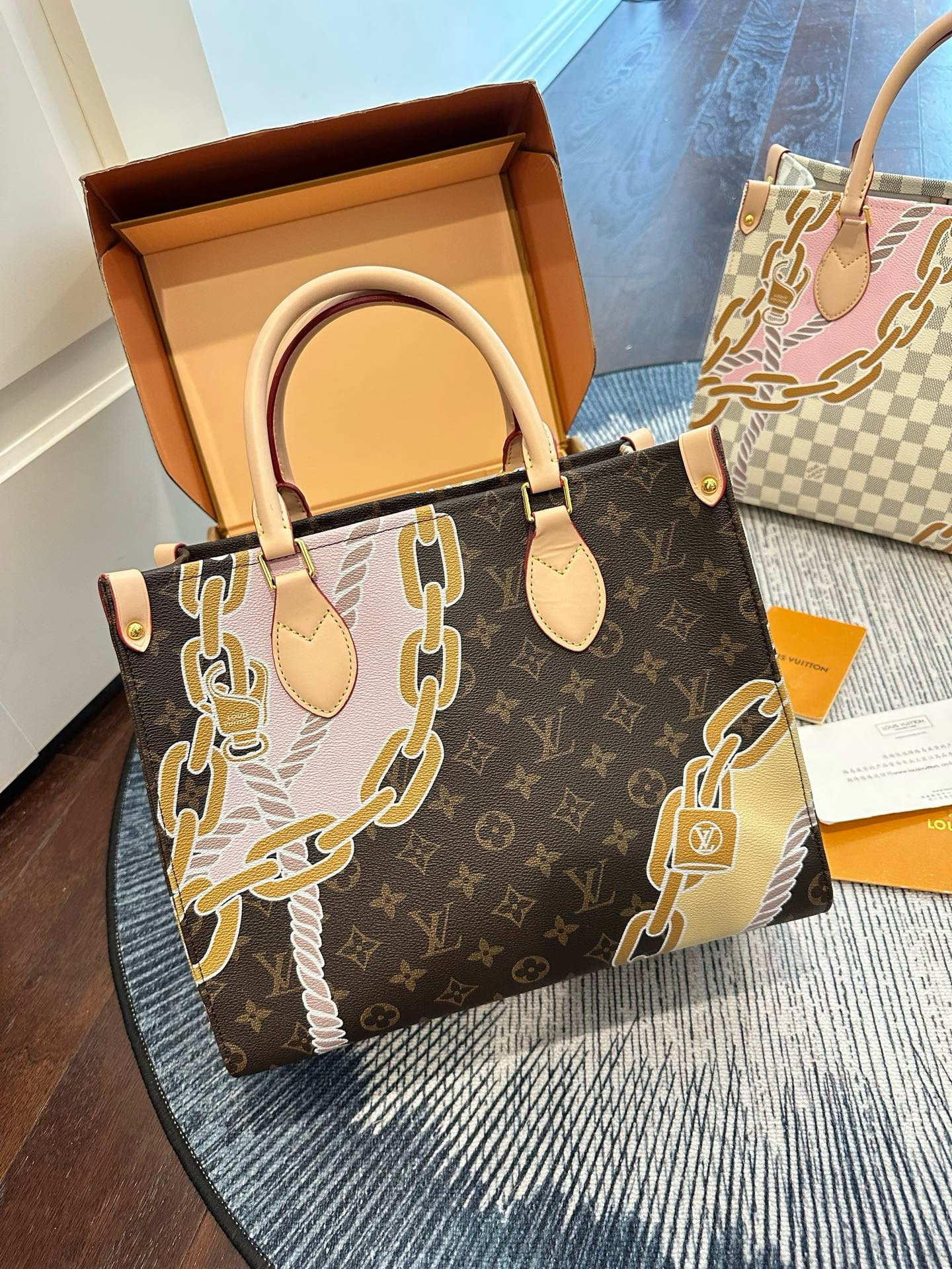 Daily Street Style LV Handbag LV267225 QA Daily Street Style LV Handbag LV267225 QA