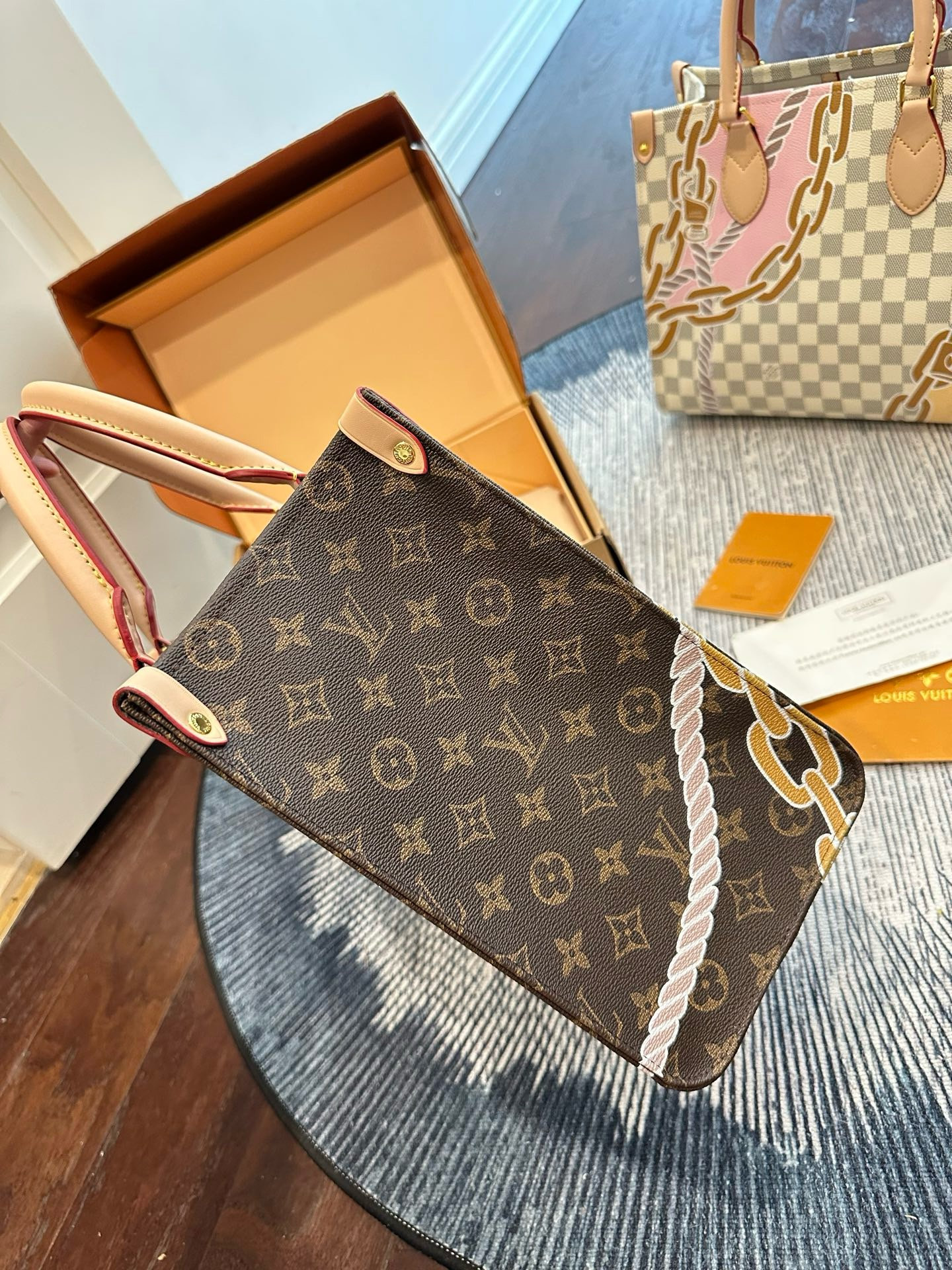 Daily Street Style LV Handbag LV267225 QA Daily Street Style LV Handbag LV267225 QA