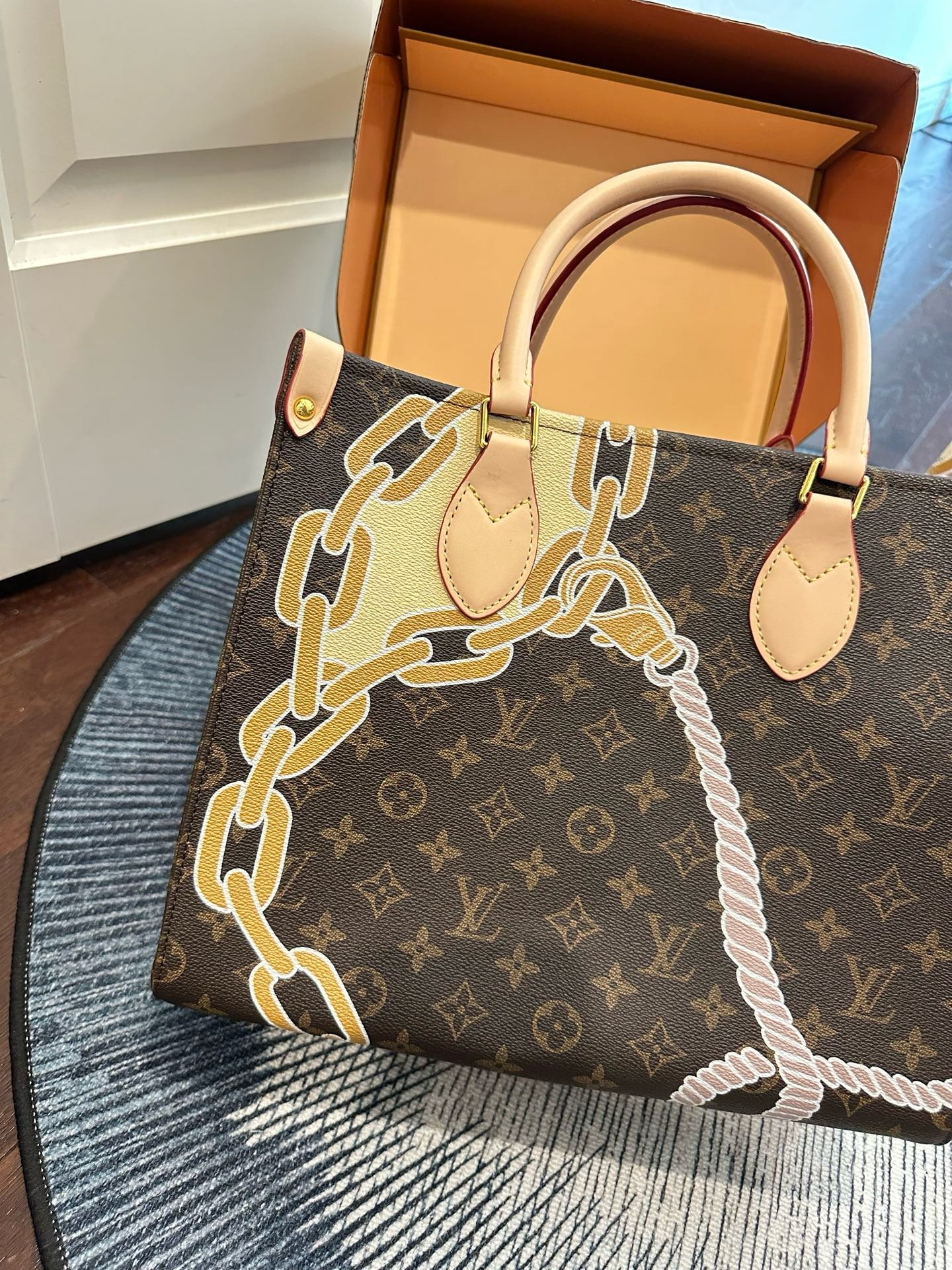 Daily Street Style LV Handbag LV267225 QA Daily Street Style LV Handbag LV267225 QA