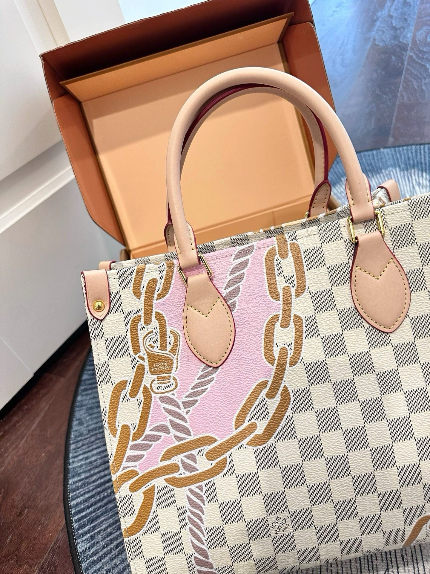 Daily Street Style LV Handbag LV267225 QA Daily Street Style LV Handbag LV267225 QA