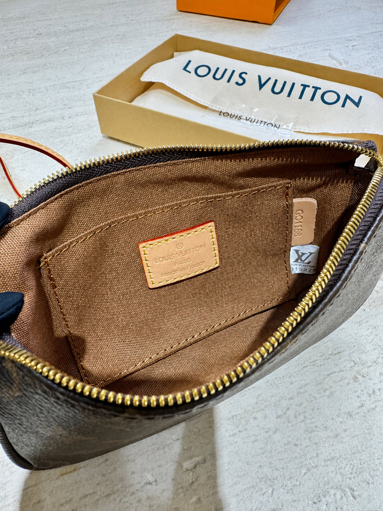 LV Mini Pochette Accessoires Monogram Canvas L5574 TEEN LV Mini Pochette Accessoires Monogram Canvas L5574 TEEN
