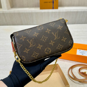 LV Mini Pochette Accessoires Monogram Canvas L5574 TEEN
