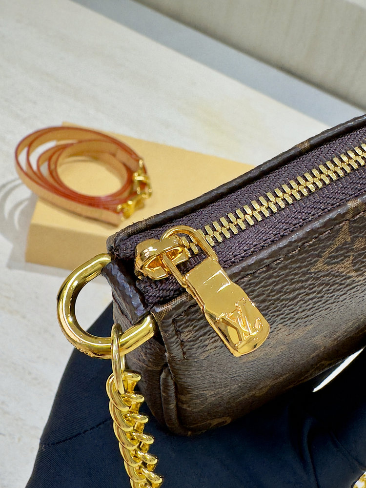LV Mini Pochette Accessoires Monogram Canvas L5574 TEEN LV Mini Pochette Accessoires Monogram Canvas L5574 TEEN