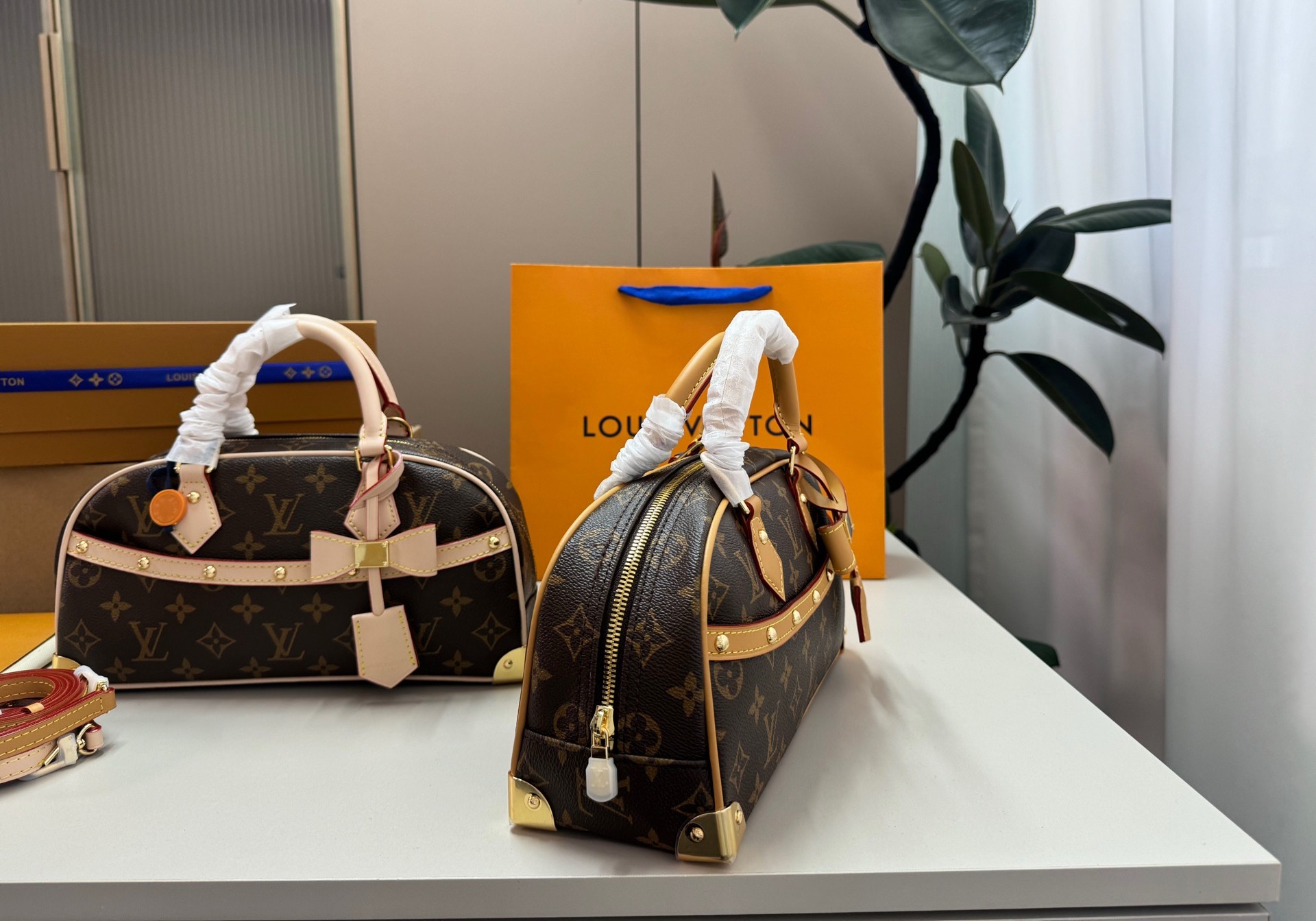 LV Handbag East-West Murakami LV268114 QA LV Handbag East-West Murakami LV268114 QA