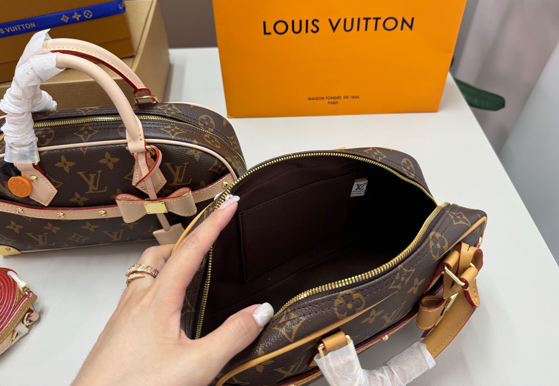 LV Handbag East-West Murakami LV268114 QA LV Handbag East-West Murakami LV268114 QA