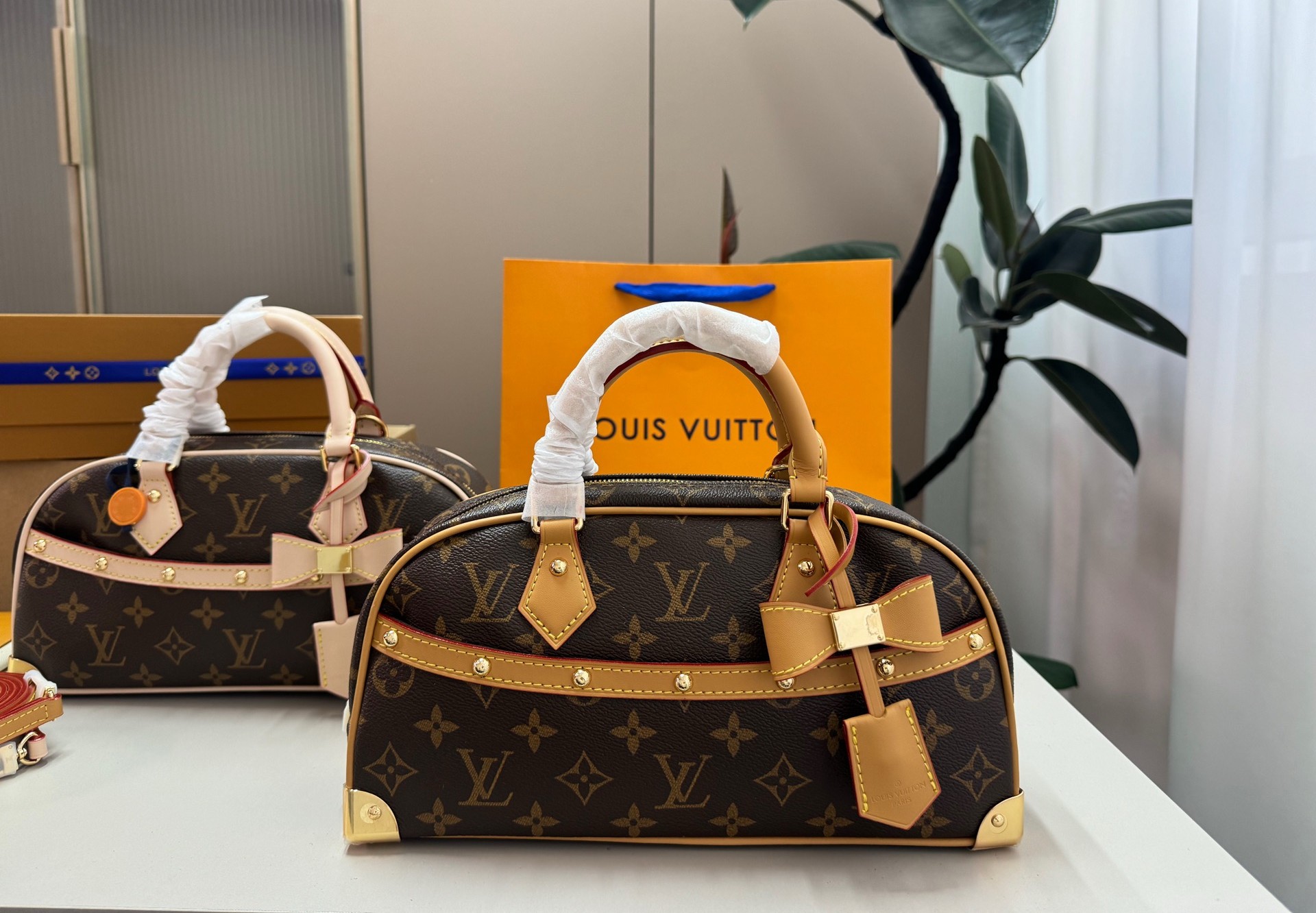 LV Handbag East-West Murakami LV268114 QA LV Handbag East-West Murakami LV268114 QA