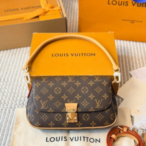 LV Handbag Pochette Métis East West Monogram LV268103 QA