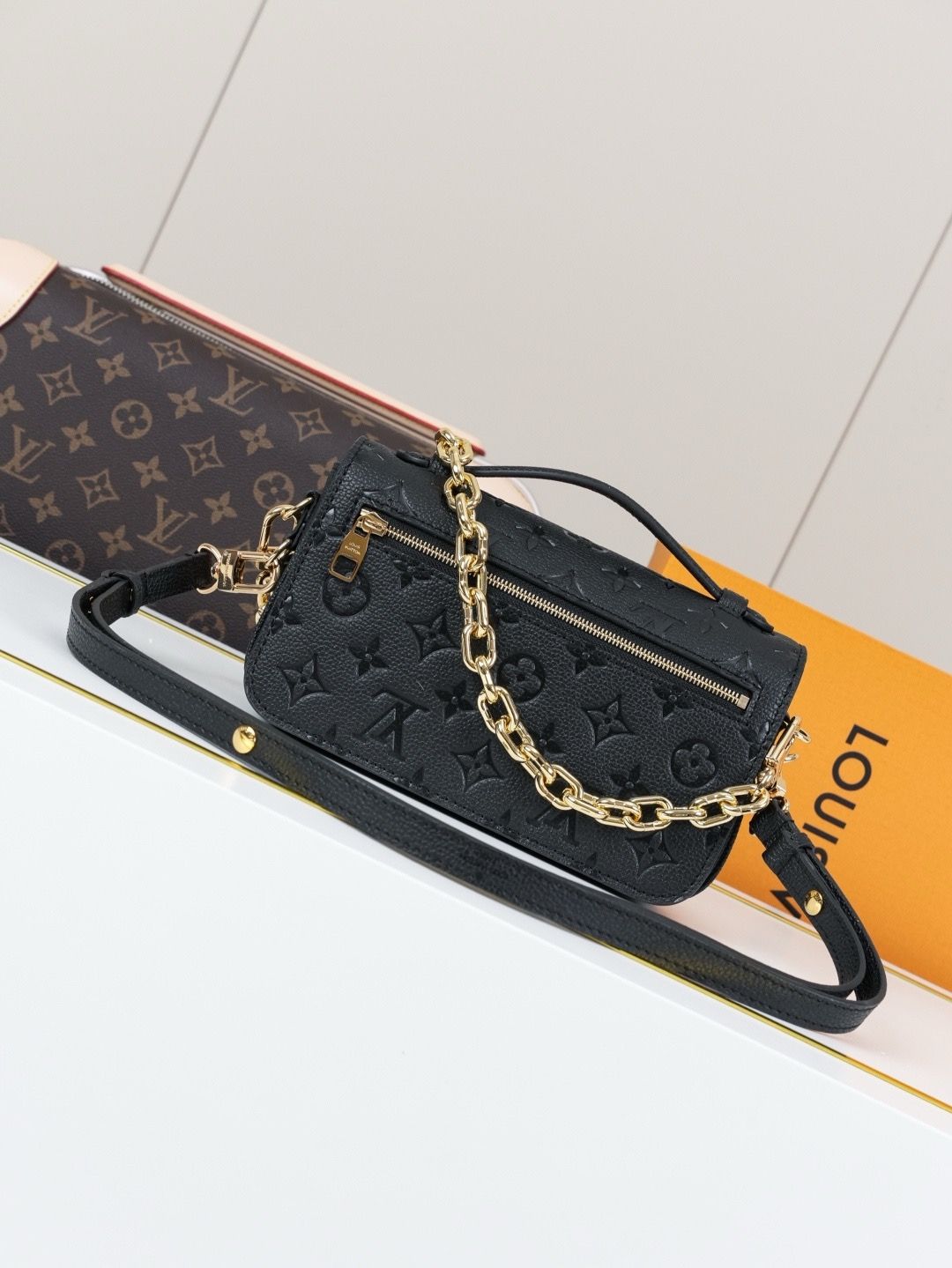 LV Pochette Métis East West Monogram Empreinte Leather Bag KK03850 LV Pochette Métis East West Monogram Empreinte Leather Bag KK03850