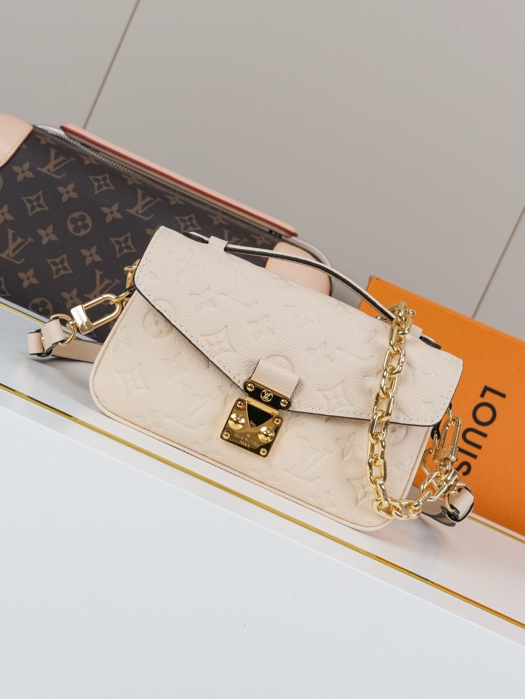 LV Pochette Métis East West Monogram Empreinte Leather Bag KK03850 LV Pochette Métis East West Monogram Empreinte Leather Bag KK03850