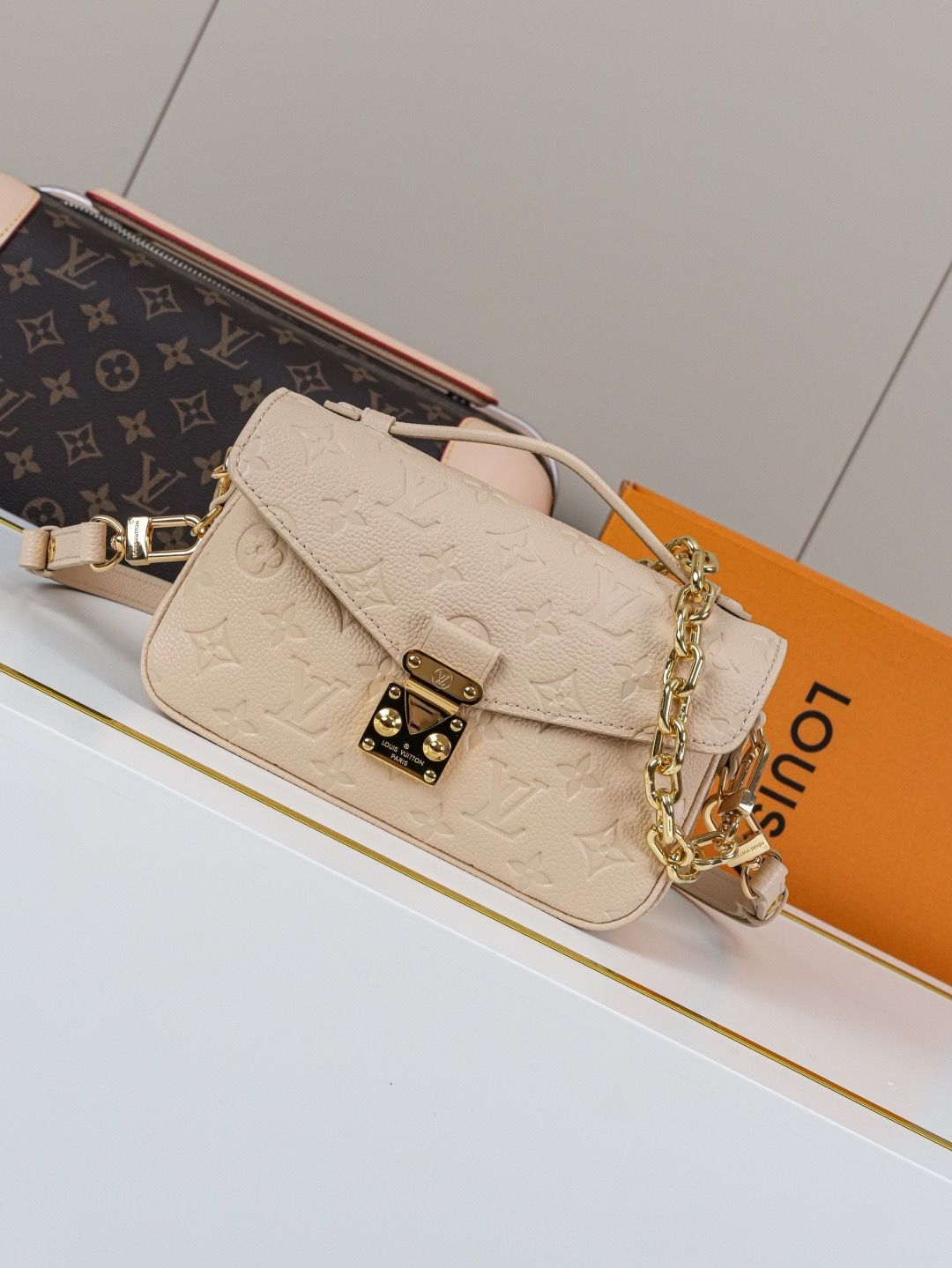 LV Pochette Métis East West Monogram Empreinte Leather Bag KK03850 LV Pochette Métis East West Monogram Empreinte Leather Bag KK03850