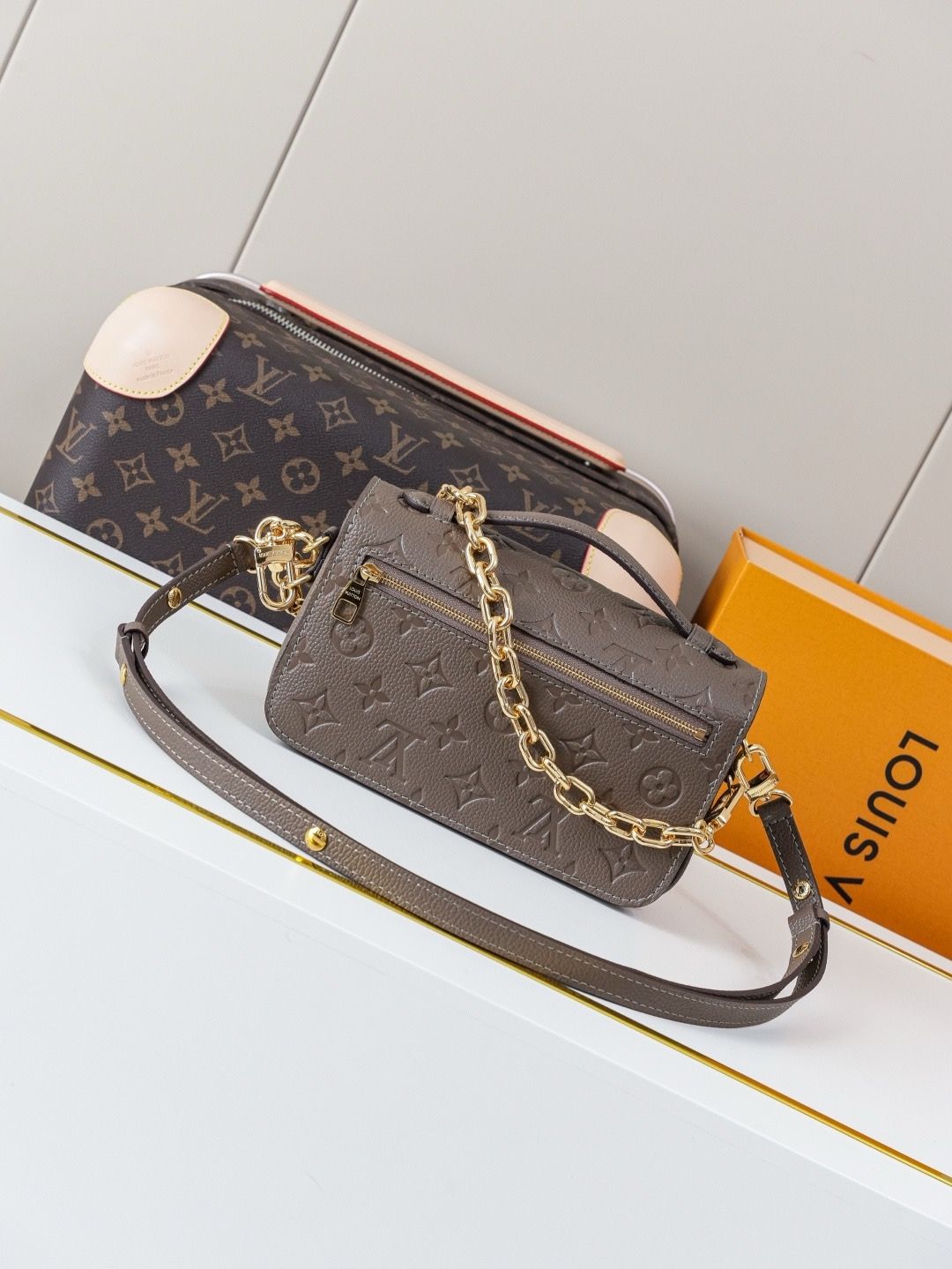 LV Pochette Métis East West Monogram Empreinte Leather Bag KK03850 LV Pochette Métis East West Monogram Empreinte Leather Bag KK03850