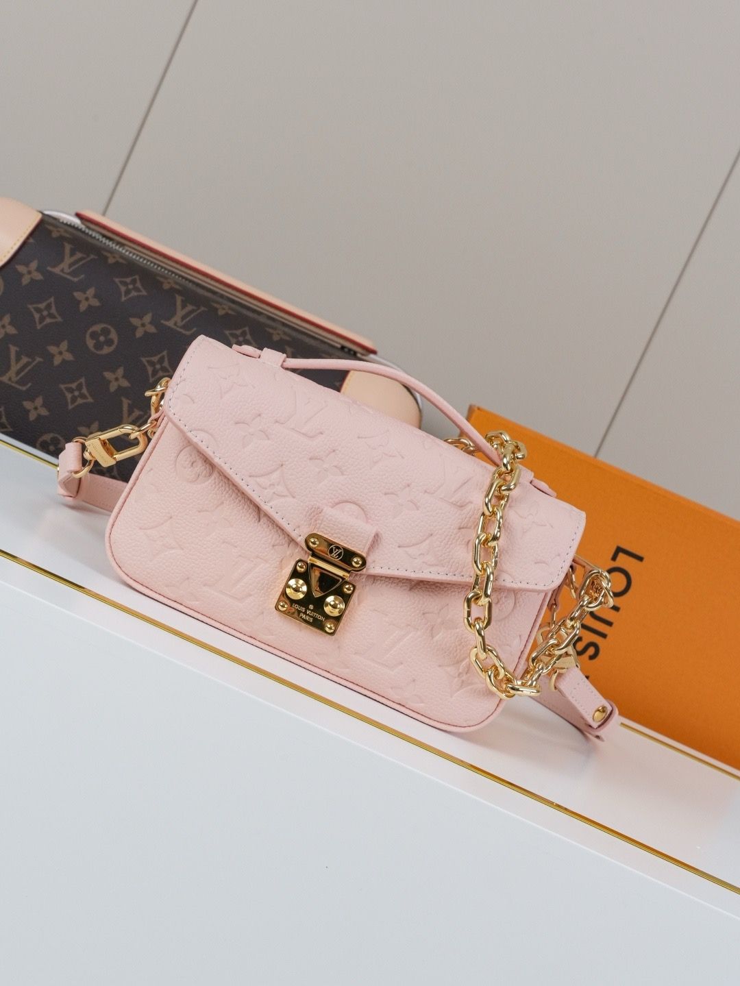 LV Pochette Métis East West Monogram Empreinte Leather Bag KK03850 LV Pochette Métis East West Monogram Empreinte Leather Bag KK03850
