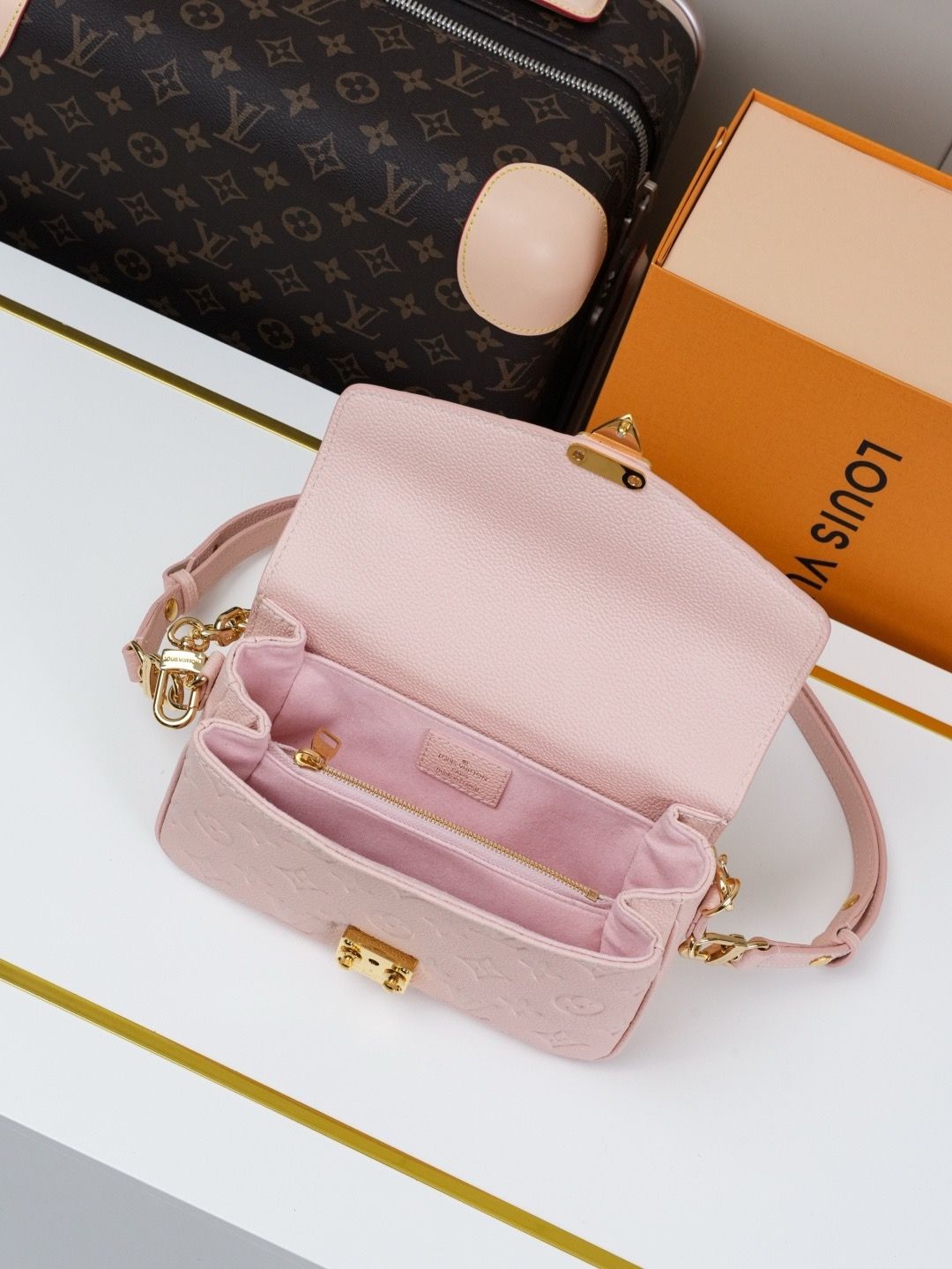 LV Pochette Métis East West Monogram Empreinte Leather Bag KK03850 LV Pochette Métis East West Monogram Empreinte Leather Bag KK03850