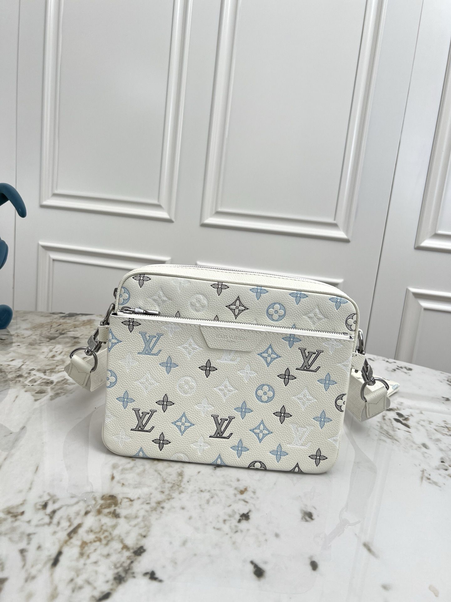 LV Alpha Messenger Blue & White Monogram Canvas Bag DMB3204550 LV Alpha Messenger Blue & White Monogram Canvas Bag DMB3204550