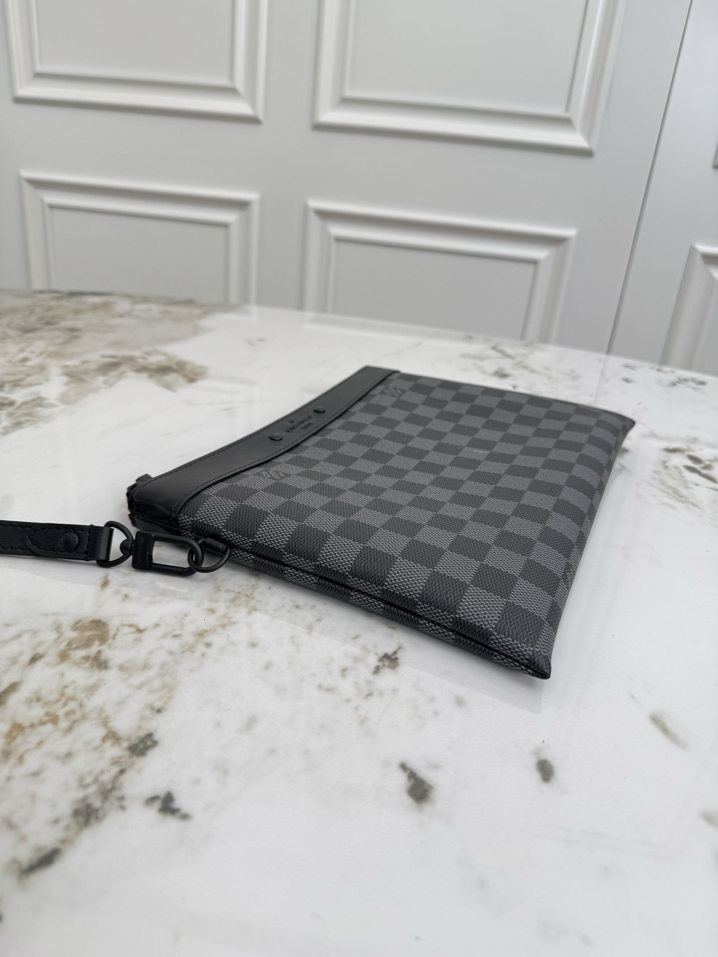 LV Pochette To-Go Pouch DMB3202450 LV Pochette To-Go Pouch DMB3202450