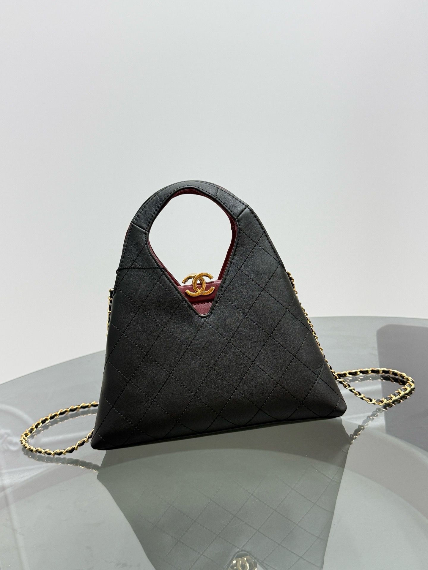 CN Quilted Triangle Top Handle Bag KK02550 CN Quilted Triangle Top Handle Bag KK02550