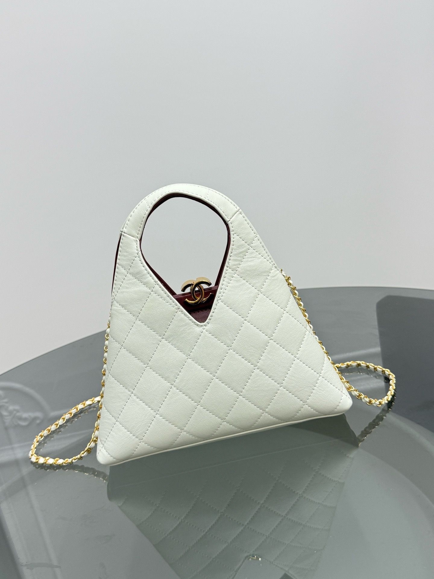 CN Quilted Triangle Top Handle Bag KK02550 CN Quilted Triangle Top Handle Bag KK02550