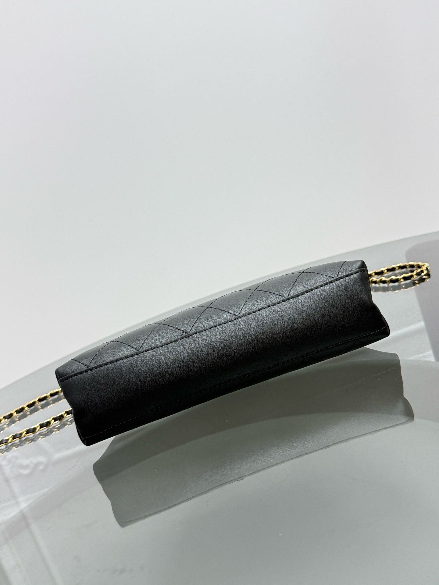 CN Quilted Triangle Top Handle Bag KK02550 CN Quilted Triangle Top Handle Bag KK02550