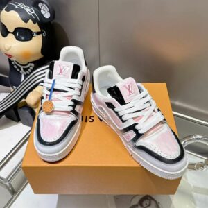 LV Trainer Sneakers 03