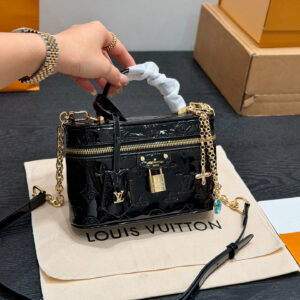 LV Vanity Chain Pouch Bag LV268225 QA