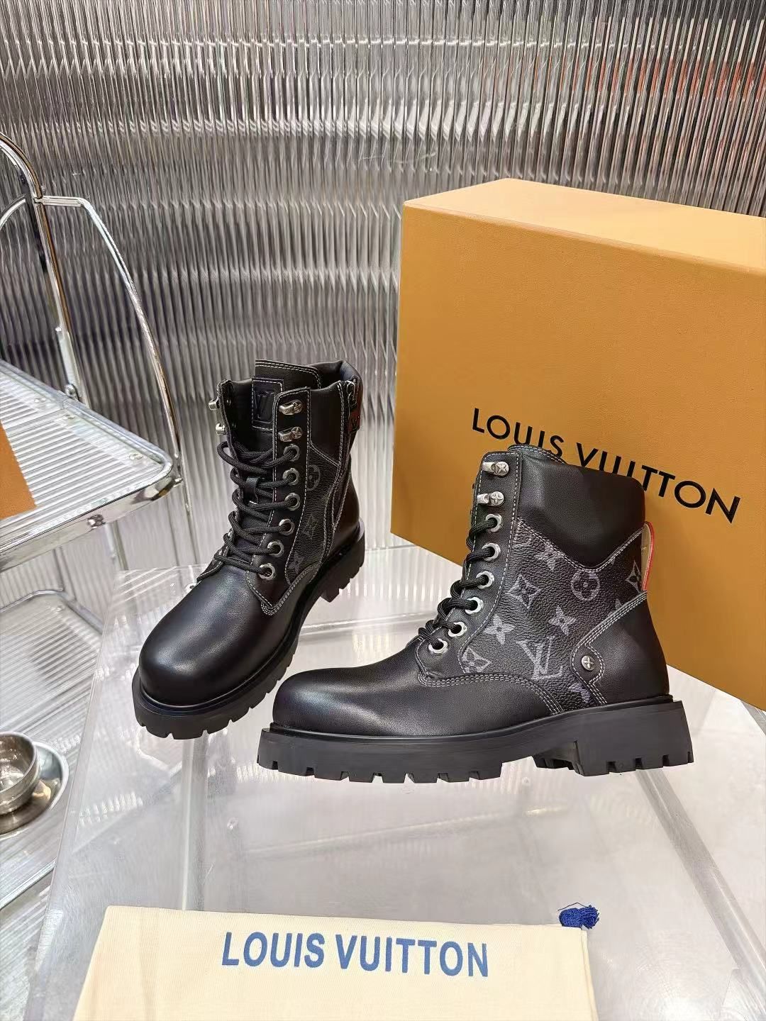 LV Squad Lace-Up Ankle Boot 01 LV Squad Lace-Up Ankle Boot 01