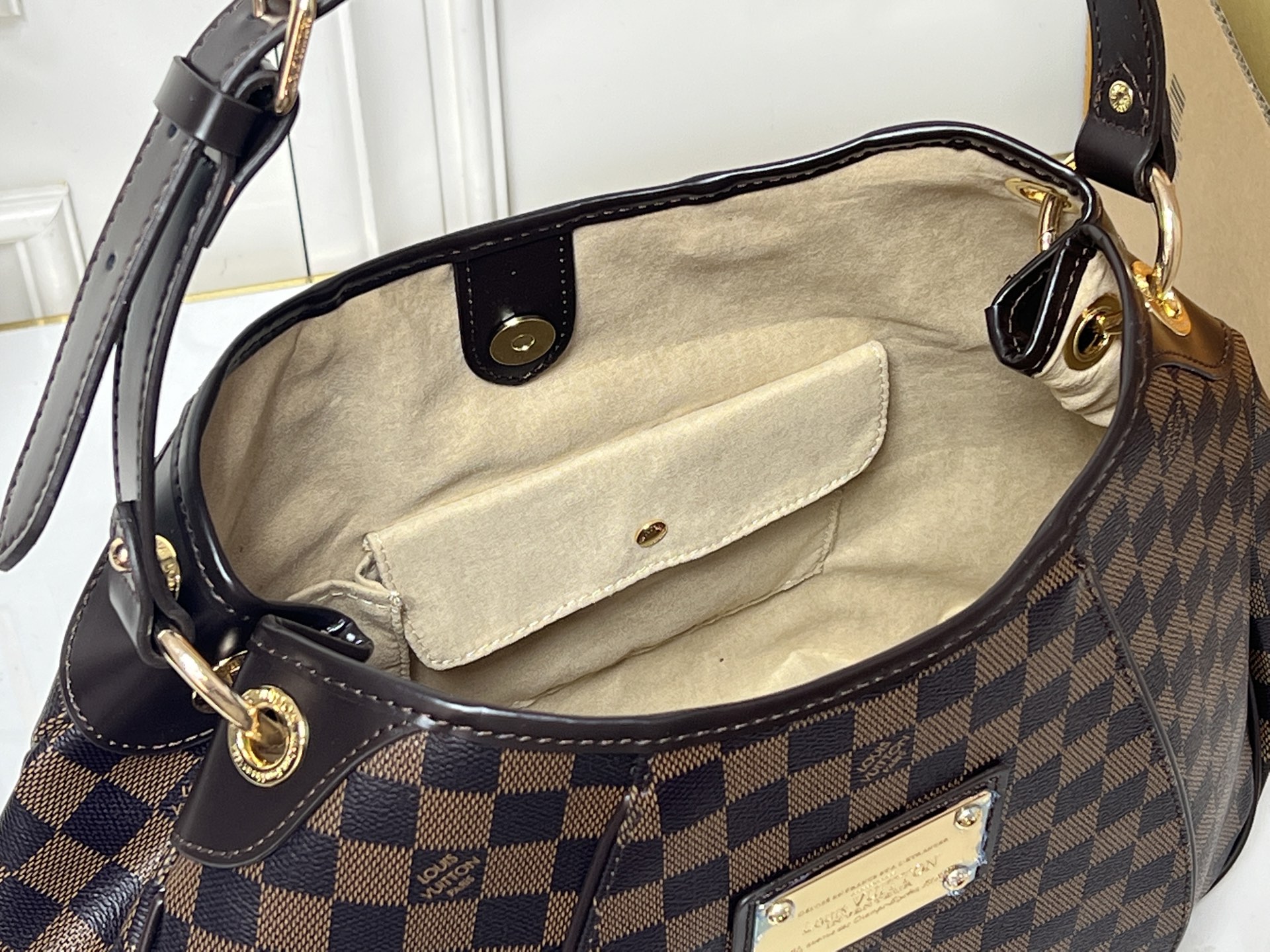 LV Galliera M56382 BC LV Galliera M56382 BC