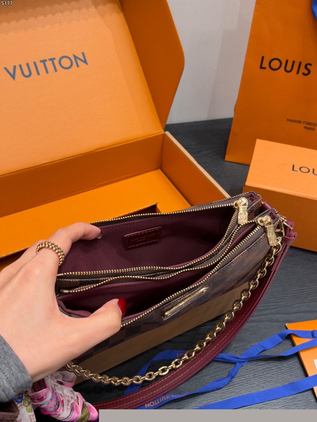 LV Pochette Liv LV26100818 QA LV Pochette Liv LV26100818 QA
