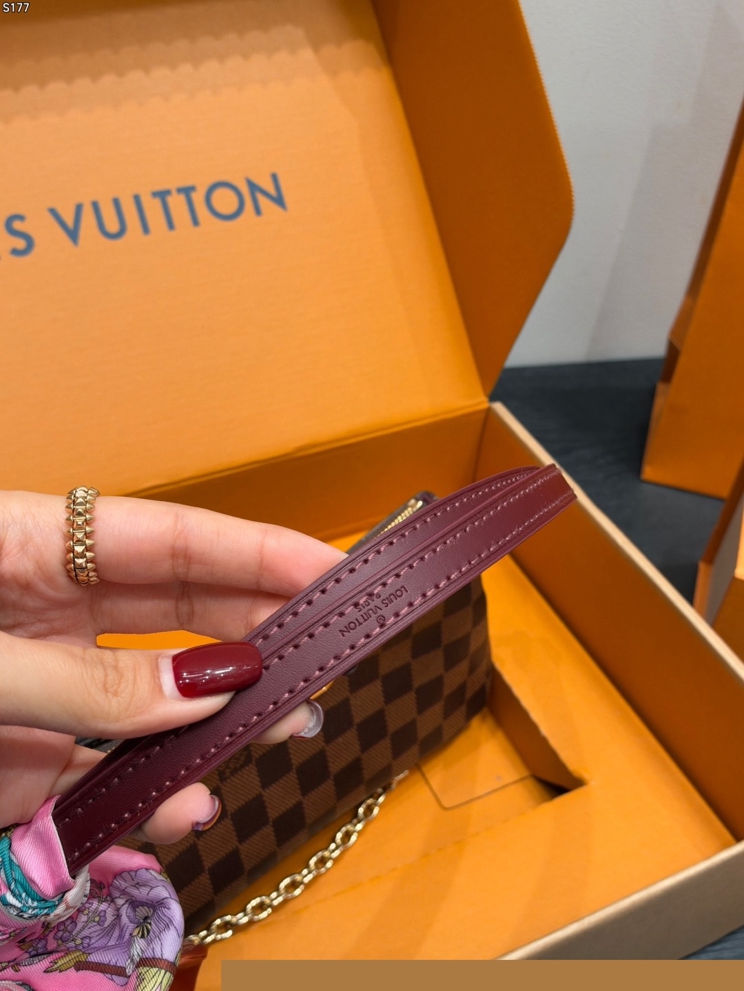 LV Pochette Liv LV26100818 QA LV Pochette Liv LV26100818 QA